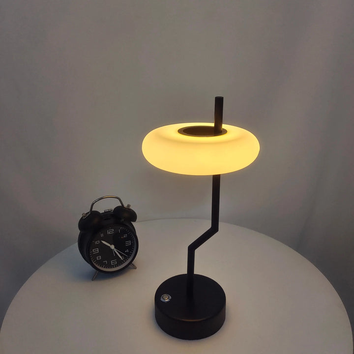 SwayLight - Oregelbunden svängbar modern lampa