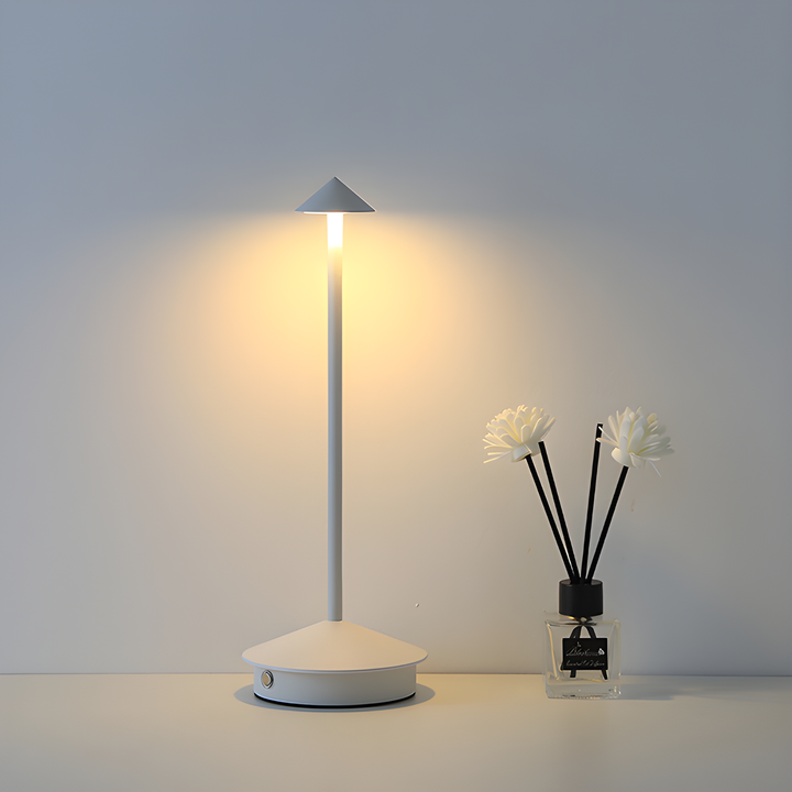 Aura - en modern trådlös LED-bordslampa